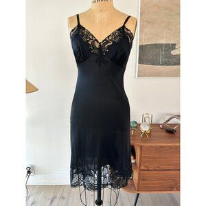 VINTAGE SLIP Beautiful Black Lace Size M